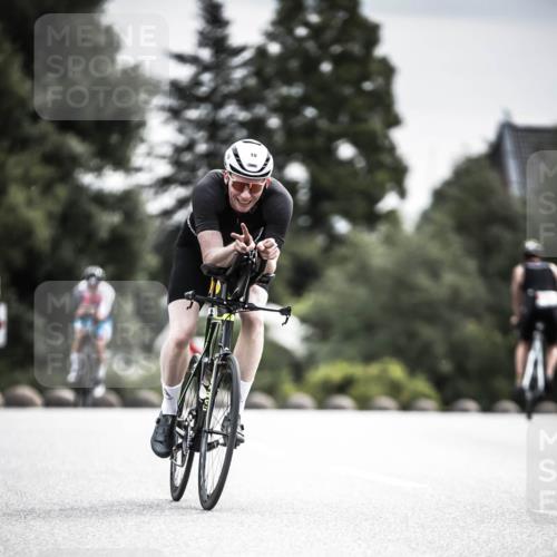 21.06.2026 - 29. Vierlanden-Triathlon H.Heesch http://msf.ph/oto/9884043 21.06.2026 10:35:58 Radfahren 9, 10, 25, 26, 34, 60, 88, 104, 186, 243, 278, 420 meine-sportfotos.de
