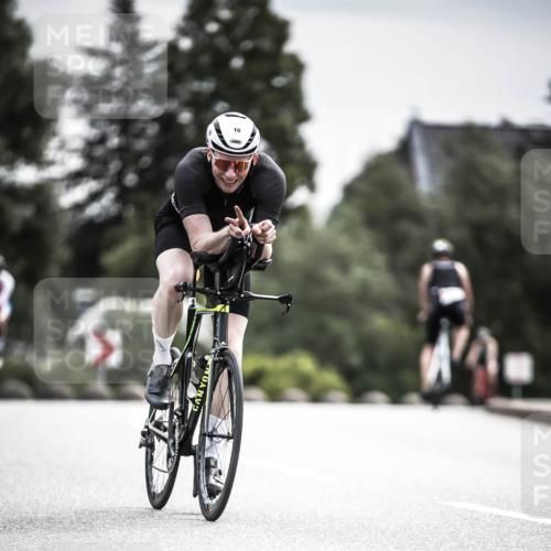 21.06.2026 - 29. Vierlanden-Triathlon H.Heesch http://msf.ph/oto/9884077 21.06.2026 10:35:58 Radfahren 9, 10, 25, 26, 34, 60, 88, 104, 186, 243, 278, 420 meine-sportfotos.de