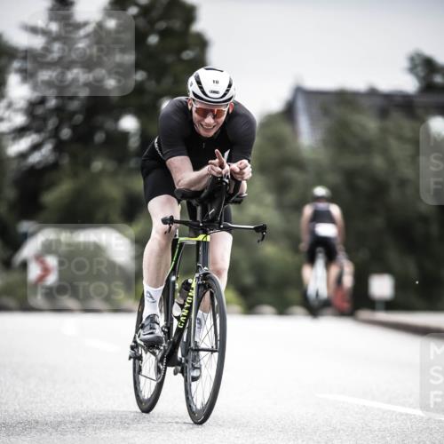 21.06.2026 - 29. Vierlanden-Triathlon H.Heesch http://msf.ph/oto/9884104 21.06.2026 10:35:58 Radfahren 9, 10, 25, 26, 34, 60, 88, 104, 186, 243, 278, 420 meine-sportfotos.de