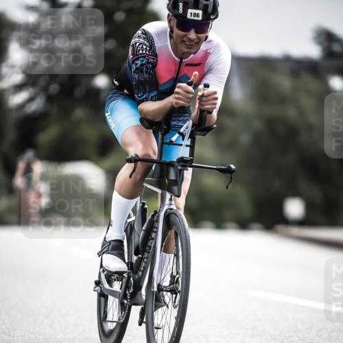 21.06.2026 - 29. Vierlanden-Triathlon H.Heesch http://msf.ph/oto/9884329 21.06.2026 10:36:02 Radfahren 10, 25, 26, 34, 88, 104, 186, 243, 278, 589 meine-sportfotos.de