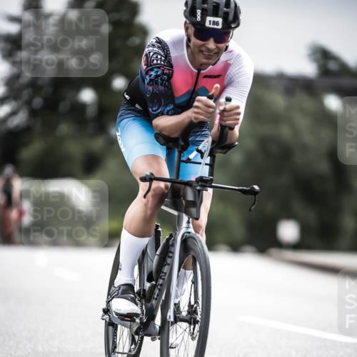 21.06.2026 - 29. Vierlanden-Triathlon H.Heesch http://msf.ph/oto/9884334 21.06.2026 10:36:02 Radfahren 10, 25, 26, 34, 88, 104, 186, 243, 278, 589 meine-sportfotos.de