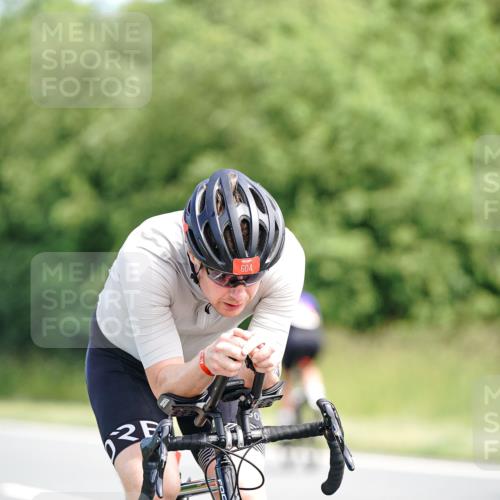 21.06.2026 - Viking Triathlon Michael Burmester http://msf.ph/oto/9884562 21.06.2026 11:19:48 Radfahren 30, 115, 115, 249, 250, 250, 257, 291, 297, 297, 323, 332, 343, 346, 551, 604 meine-sportfotos.de