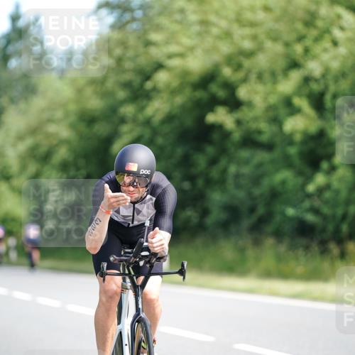 21.06.2026 - Viking Triathlon Michael Burmester http://msf.ph/oto/9884640 21.06.2026 11:19:57 Radfahren 30, 115, 115, 249, 250, 250, 257, 291, 297, 323, 332, 343, 625 meine-sportfotos.de
