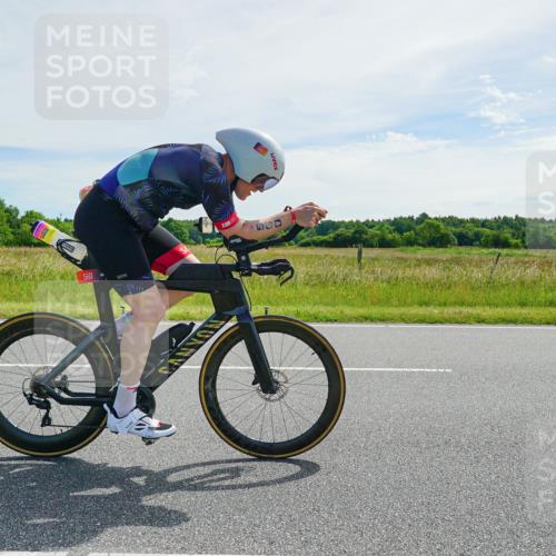 21.06.2026 - Viking Triathlon Michael Burmester http://msf.ph/oto/9884660 21.06.2026 11:26:33 Radfahren 77, 99, 141, 141, 429, 442, 462, 560 meine-sportfotos.de