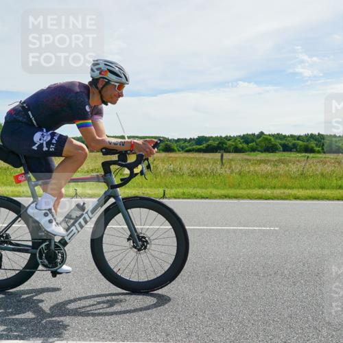 21.06.2026 - Viking Triathlon Michael Burmester http://msf.ph/oto/9884669 21.06.2026 11:26:36 Radfahren 77, 99, 141, 141, 429, 442, 462, 560, 653 meine-sportfotos.de