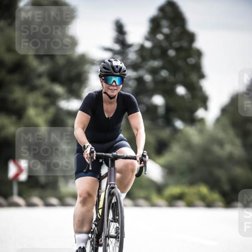 21.06.2026 - 29. Vierlanden-Triathlon H.Heesch http://msf.ph/oto/9884701 21.06.2026 10:36:18 Radfahren 223, 349, 504 meine-sportfotos.de