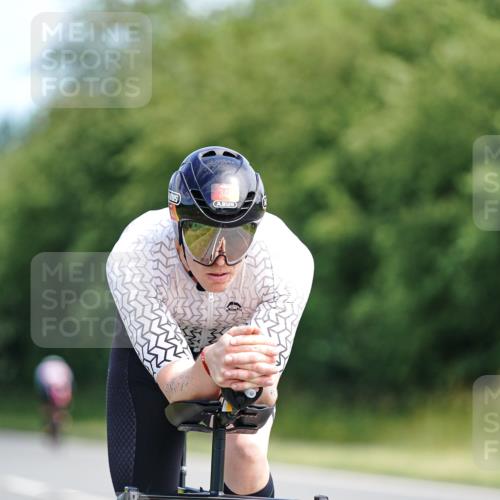 21.06.2026 - Viking Triathlon Michael Burmester http://msf.ph/oto/9884703 21.06.2026 11:20:04 Radfahren 98, 115, 126, 238, 249, 250, 250, 257, 323, 343, 532, 625 meine-sportfotos.de