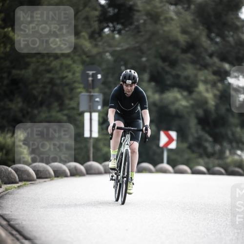 21.06.2026 - 29. Vierlanden-Triathlon H.Heesch http://msf.ph/oto/9884798 21.06.2026 09:19:23 Radfahren 99, 224, 228 meine-sportfotos.de