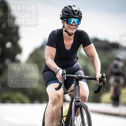 21.06.2026 - 29. Vierlanden-Triathlon H.Heesch http://msf.ph/oto/9884819 21.06.2026 10:36:19 Radfahren 223, 349, 504 meine-sportfotos.de