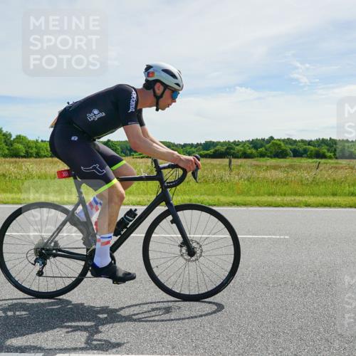 21.06.2026 - Viking Triathlon Michael Burmester http://msf.ph/oto/9884831 21.06.2026 11:27:40 Radfahren 122, 301, 357, 417, 417, 438, 450, 513, 567 meine-sportfotos.de