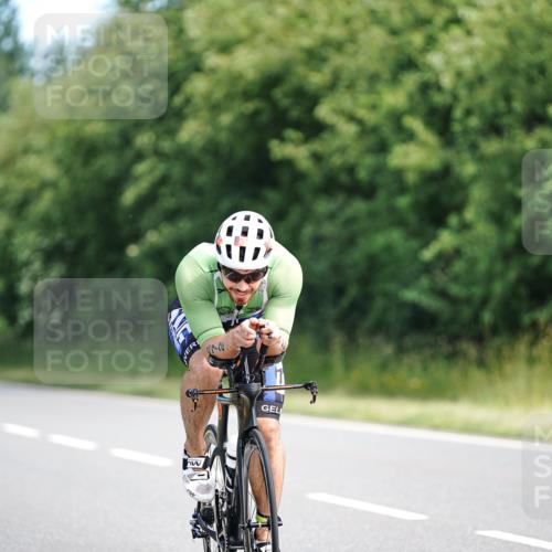 21.06.2026 - Viking Triathlon Michael Burmester http://msf.ph/oto/9884889 21.06.2026 11:20:32 Radfahren 2, 19, 21, 73, 100, 102, 170, 200, 237, 391, 404, 472, 498, 509, 543, 561, 568 meine-sportfotos.de