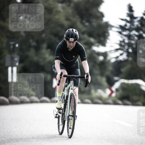 21.06.2026 - 29. Vierlanden-Triathlon H.Heesch http://msf.ph/oto/9884937 21.06.2026 09:19:24 Radfahren 99, 224, 228 meine-sportfotos.de