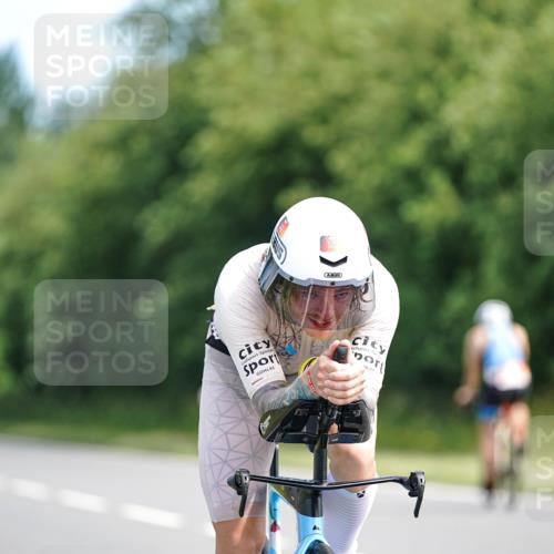 21.06.2026 - Viking Triathlon Michael Burmester http://msf.ph/oto/9884961 21.06.2026 11:20:36 Radfahren 2, 19, 21, 100, 102, 170, 200, 237, 391, 404, 472, 498, 543, 561, 568 meine-sportfotos.de