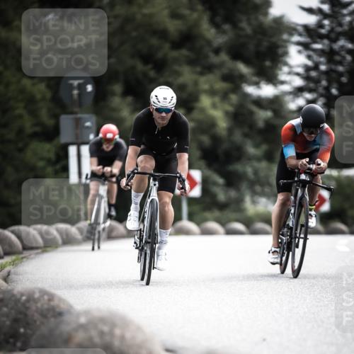 21.06.2026 - 29. Vierlanden-Triathlon H.Heesch http://msf.ph/oto/9885012 21.06.2026 10:36:48 Radfahren 55, 78, 99, 128, 197, 264, 292 meine-sportfotos.de