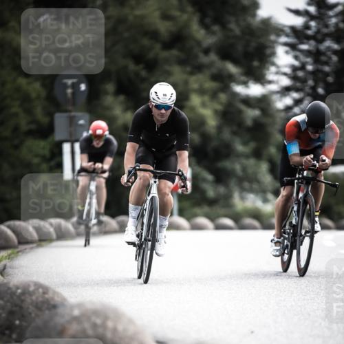 21.06.2026 - 29. Vierlanden-Triathlon H.Heesch http://msf.ph/oto/9885021 21.06.2026 10:36:48 Radfahren 55, 78, 99, 128, 197, 264, 292 meine-sportfotos.de