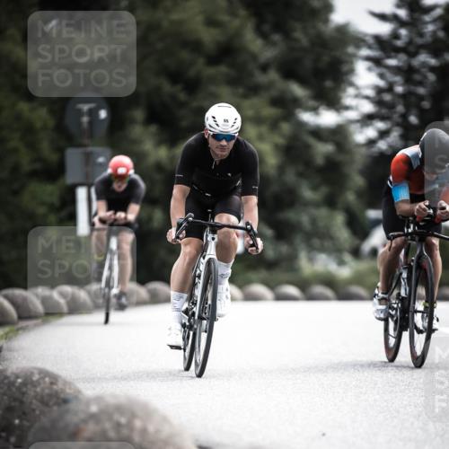 21.06.2026 - 29. Vierlanden-Triathlon H.Heesch http://msf.ph/oto/9885031 21.06.2026 10:36:48 Radfahren 55, 78, 99, 128, 197, 264, 292 meine-sportfotos.de