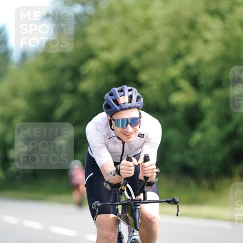 21.06.2026 - Viking Triathlon Michael Burmester http://msf.ph/oto/9885071 21.06.2026 11:20:43 Radfahren 7, 100, 102, 170, 200, 237, 342, 404, 498, 517, 561, 568 meine-sportfotos.de