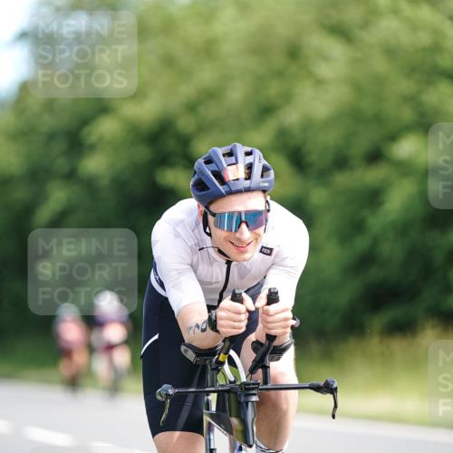 21.06.2026 - Viking Triathlon Michael Burmester http://msf.ph/oto/9885080 21.06.2026 11:20:43 Radfahren 7, 100, 102, 170, 200, 237, 342, 404, 498, 517, 561, 568 meine-sportfotos.de