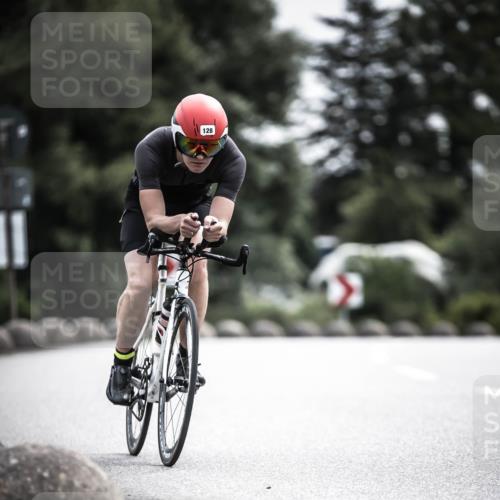 21.06.2026 - 29. Vierlanden-Triathlon H.Heesch http://msf.ph/oto/9885116 21.06.2026 10:36:50 Radfahren 55, 128, 197, 264, 292 meine-sportfotos.de