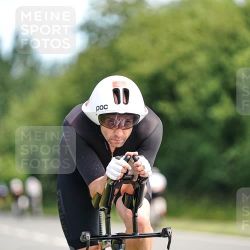 21.06.2026 - Viking Triathlon Michael Burmester http://msf.ph/oto/9885181 21.06.2026 11:21:08 Radfahren 7, 25, 43, 76, 82, 283, 307, 342, 365, 374, 380, 427, 433, 433, 547, 575, 606, 667 meine-sportfotos.de