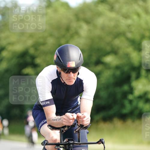21.06.2026 - Viking Triathlon Michael Burmester http://msf.ph/oto/9885371 21.06.2026 11:21:55 Radfahren 26, 92, 178, 194, 205, 269, 603, 640, 652 meine-sportfotos.de