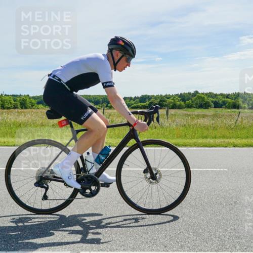21.06.2026 - Viking Triathlon Michael Burmester http://msf.ph/oto/9885491 21.06.2026 11:35:23 Radfahren 213, 278, 279, 318, 458 meine-sportfotos.de