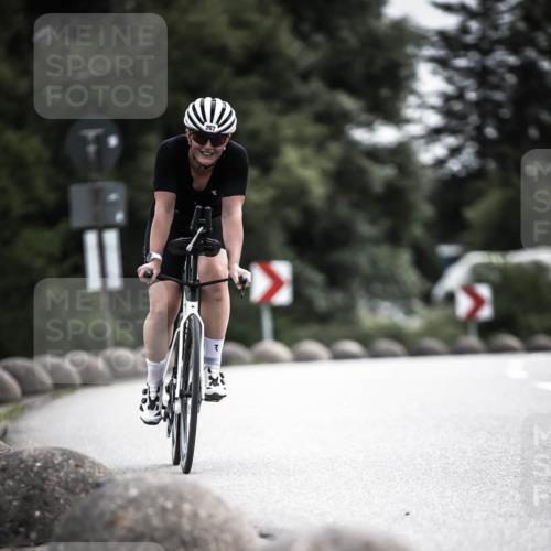 21.06.2026 - 29. Vierlanden-Triathlon H.Heesch http://msf.ph/oto/9885576 21.06.2026 10:37:34 Radfahren 252, 267 meine-sportfotos.de