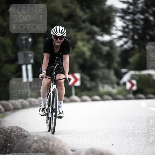 21.06.2026 - 29. Vierlanden-Triathlon H.Heesch http://msf.ph/oto/9885580 21.06.2026 10:37:35 Radfahren 252, 267 meine-sportfotos.de