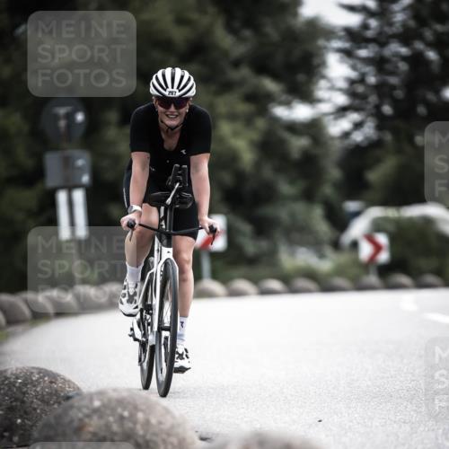 21.06.2026 - 29. Vierlanden-Triathlon H.Heesch http://msf.ph/oto/9885588 21.06.2026 10:37:35 Radfahren 252, 267 meine-sportfotos.de