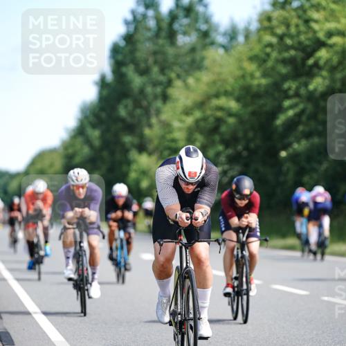21.06.2026 - Viking Triathlon Michael Burmester http://msf.ph/oto/9885614 21.06.2026 11:24:40 Radfahren 55, 64, 68, 89, 117, 182, 182, 199, 255, 267, 386, 397, 413, 424, 490, 502, 545, 612, 634 meine-sportfotos.de