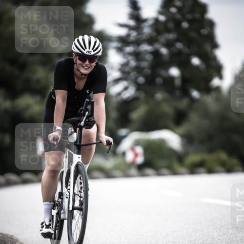 21.06.2026 - 29. Vierlanden-Triathlon H.Heesch http://msf.ph/oto/9885632 21.06.2026 10:37:35 Radfahren 252, 267 meine-sportfotos.de