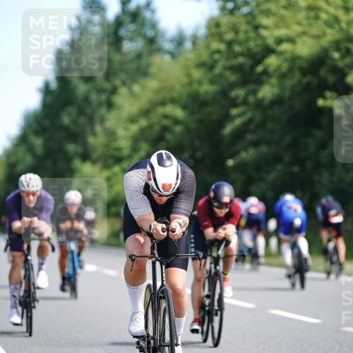 21.06.2026 - Viking Triathlon Michael Burmester http://msf.ph/oto/9885637 21.06.2026 11:24:40 Radfahren 55, 64, 68, 89, 117, 182, 182, 199, 255, 267, 386, 397, 413, 424, 490, 502, 545, 612, 634 meine-sportfotos.de