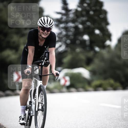 21.06.2026 - 29. Vierlanden-Triathlon H.Heesch http://msf.ph/oto/9885638 21.06.2026 10:37:35 Radfahren 252, 267 meine-sportfotos.de