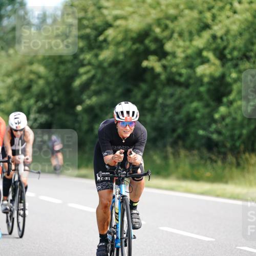 21.06.2026 - Viking Triathlon Michael Burmester http://msf.ph/oto/9885678 21.06.2026 11:24:43 Radfahren 55, 55, 64, 68, 117, 182, 199, 255, 267, 386, 397, 413, 490, 502, 545, 612, 634 meine-sportfotos.de