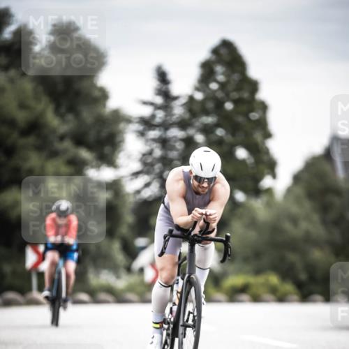 21.06.2026 - 29. Vierlanden-Triathlon H.Heesch http://msf.ph/oto/9885701 21.06.2026 10:37:49 Radfahren 20, 27, 35, 67, 233, 275, 336, 429, 437 meine-sportfotos.de