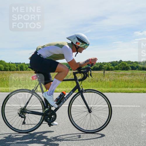 21.06.2026 - Viking Triathlon Michael Burmester http://msf.ph/oto/9885707 21.06.2026 11:37:40 Radfahren 13, 36, 271, 321, 323, 369, 404, 543, 604, 620 meine-sportfotos.de