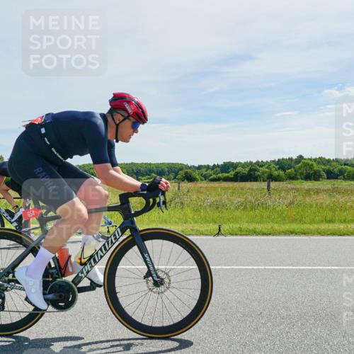 21.06.2026 - Viking Triathlon Michael Burmester http://msf.ph/oto/9885760 21.06.2026 11:38:26 Radfahren 1, 4, 17, 43, 82, 208, 230, 285, 328, 469, 494, 635, 644, 654 meine-sportfotos.de