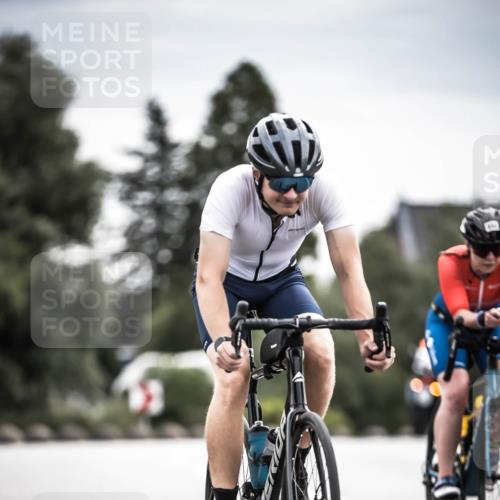21.06.2026 - 29. Vierlanden-Triathlon H.Heesch http://msf.ph/oto/9885770 21.06.2026 10:37:50 Radfahren 20, 35, 67, 233, 303, 336, 429, 437 meine-sportfotos.de