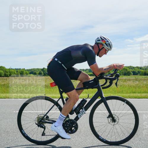 21.06.2026 - Viking Triathlon Michael Burmester http://msf.ph/oto/9885872 21.06.2026 11:39:56 Radfahren 2, 19, 21, 91, 173, 192, 194, 313, 380 meine-sportfotos.de