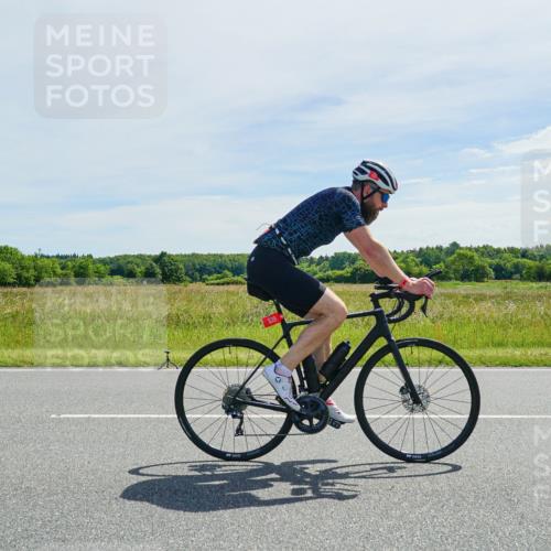 21.06.2026 - Viking Triathlon Michael Burmester http://msf.ph/oto/9885892 21.06.2026 11:40:13 Radfahren 21, 144, 196, 205, 350, 380, 540, 555, 607, 628, 639 meine-sportfotos.de
