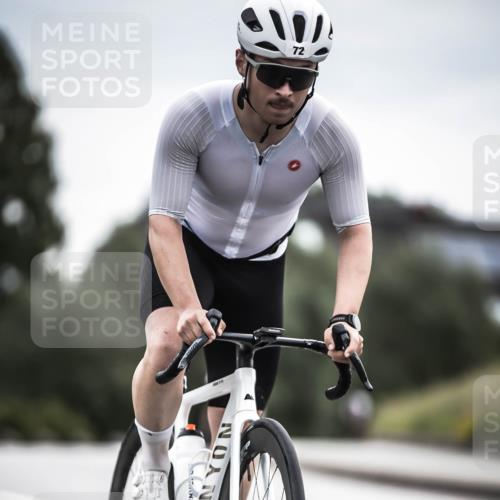 21.06.2026 - 29. Vierlanden-Triathlon H.Heesch http://msf.ph/oto/9885942 21.06.2026 10:39:09 Radfahren 72, 181 meine-sportfotos.de