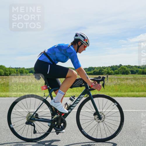 21.06.2026 - Viking Triathlon Michael Burmester http://msf.ph/oto/9885951 21.06.2026 11:41:02 Radfahren 26, 96, 136, 287, 317, 317, 467, 467, 658 meine-sportfotos.de