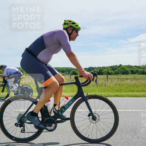 21.06.2026 - Viking Triathlon Michael Burmester http://msf.ph/oto/9885954 21.06.2026 11:41:05 Radfahren 26, 96, 136, 247, 287, 287, 317, 467, 467, 658 meine-sportfotos.de
