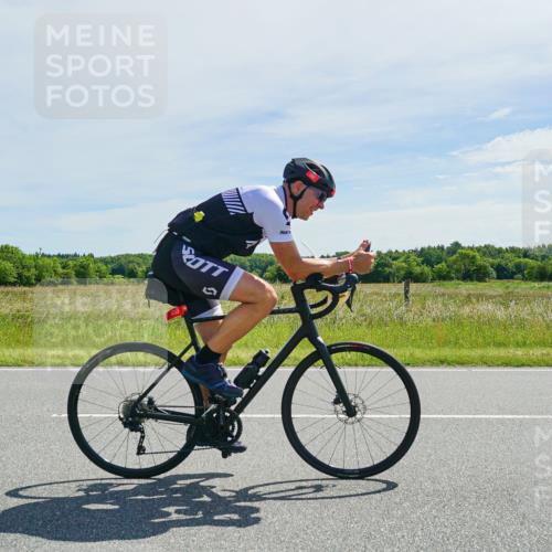 21.06.2026 - Viking Triathlon Michael Burmester http://msf.ph/oto/9886027 21.06.2026 11:43:05 Radfahren 55, 57, 89, 90, 226, 256, 267, 304, 337, 571, 640, 659 meine-sportfotos.de