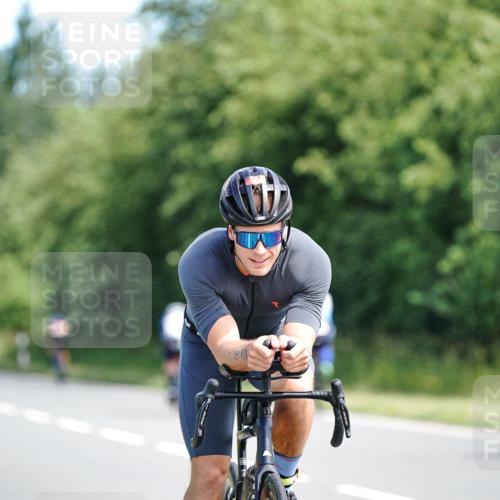 21.06.2026 - Viking Triathlon Michael Burmester http://msf.ph/oto/9886118 21.06.2026 11:26:12 Radfahren 52, 58, 86, 99, 133, 133, 165, 169, 190, 280, 316, 429, 442, 526, 527, 546, 560, 645 meine-sportfotos.de