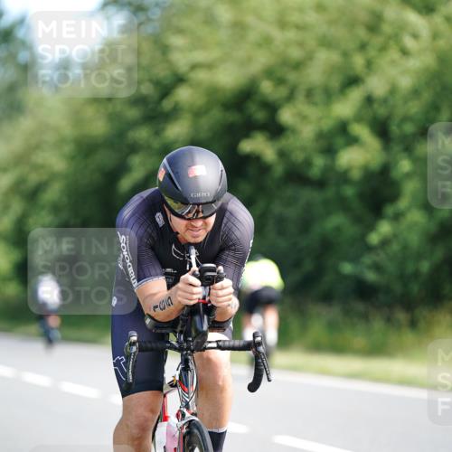 21.06.2026 - Viking Triathlon Michael Burmester http://msf.ph/oto/9886142 21.06.2026 11:26:14 Radfahren 52, 58, 77, 86, 99, 133, 133, 141, 165, 169, 190, 280, 316, 429, 442, 527, 546, 560 meine-sportfotos.de
