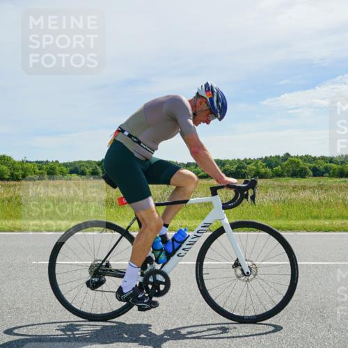 21.06.2026 - Viking Triathlon Michael Burmester http://msf.ph/oto/9886161 21.06.2026 11:45:58 Radfahren 60, 111, 186, 186, 212, 227, 227, 245, 495, 532, 532, 541, 562 meine-sportfotos.de