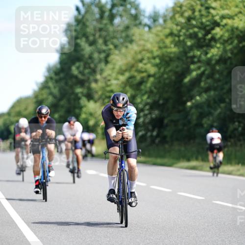 21.06.2026 - Viking Triathlon Michael Burmester http://msf.ph/oto/9886195 21.06.2026 11:26:28 Radfahren 77, 99, 133, 141, 141, 429, 442, 462, 546, 560 meine-sportfotos.de