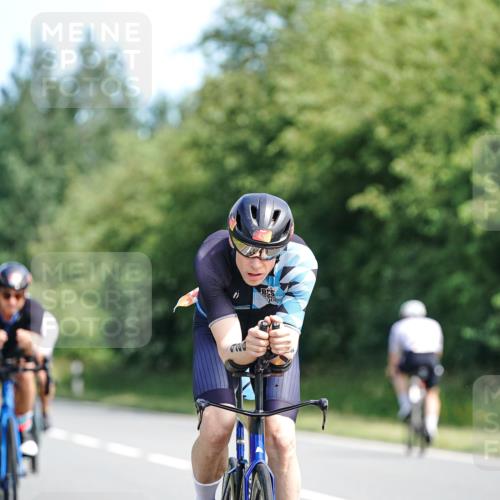 21.06.2026 - Viking Triathlon Michael Burmester http://msf.ph/oto/9886216 21.06.2026 11:26:29 Radfahren 77, 99, 133, 141, 141, 429, 442, 462, 546, 560, 653 meine-sportfotos.de