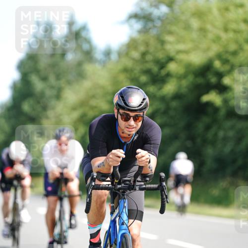 21.06.2026 - Viking Triathlon Michael Burmester http://msf.ph/oto/9886232 21.06.2026 11:26:30 Radfahren 77, 99, 133, 141, 141, 429, 442, 462, 546, 560, 653 meine-sportfotos.de